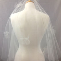 Feora : Flowered Tulle Drop Veil