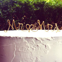 READY TO SHIP Mr & Mrs : Wire Cake Topper