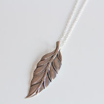 LEAF PENDANT / WEDDING JEWELRY / BRIDE BRIDESMAID NECKLACE