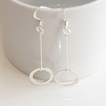 HANGING CIRCLE EARRINGS / BRIDAL JEWELRY / SILVER EARRINGS