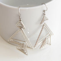 SILVER TRIANGLE EARRINGS / BRIDAL JEWELRY / SILVER EARRINGS