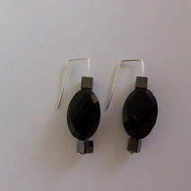 BLACK OVAL EARRINGS / BRIDAL JEWELRY / SILVER DANGLE EARRINGS