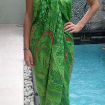 GREEN BEACH SARONG / BATIK SARONG / WOMENS BEACHWEAR